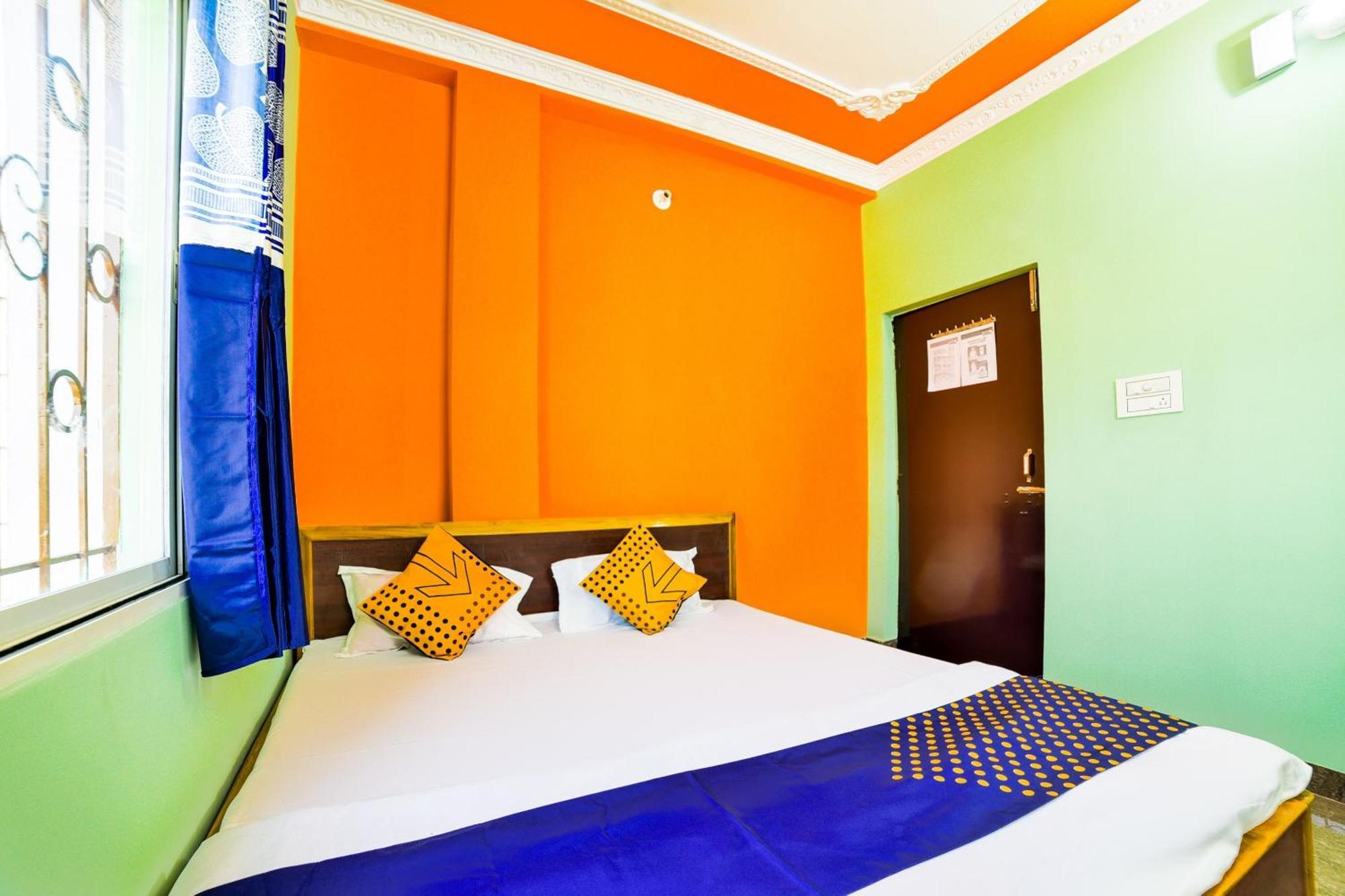 פאטנה Spot On Devlok Guest House מראה חיצוני תמונה