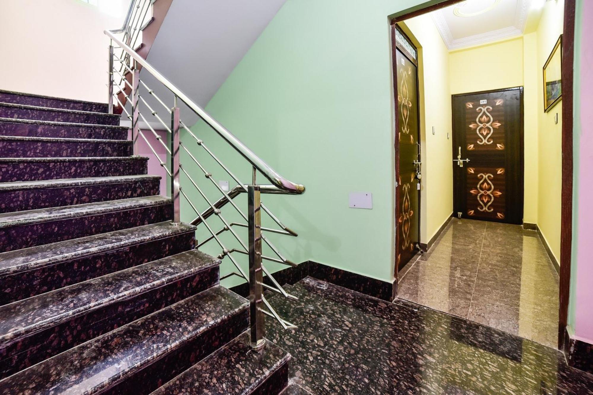 פאטנה Spot On Devlok Guest House מראה חיצוני תמונה
