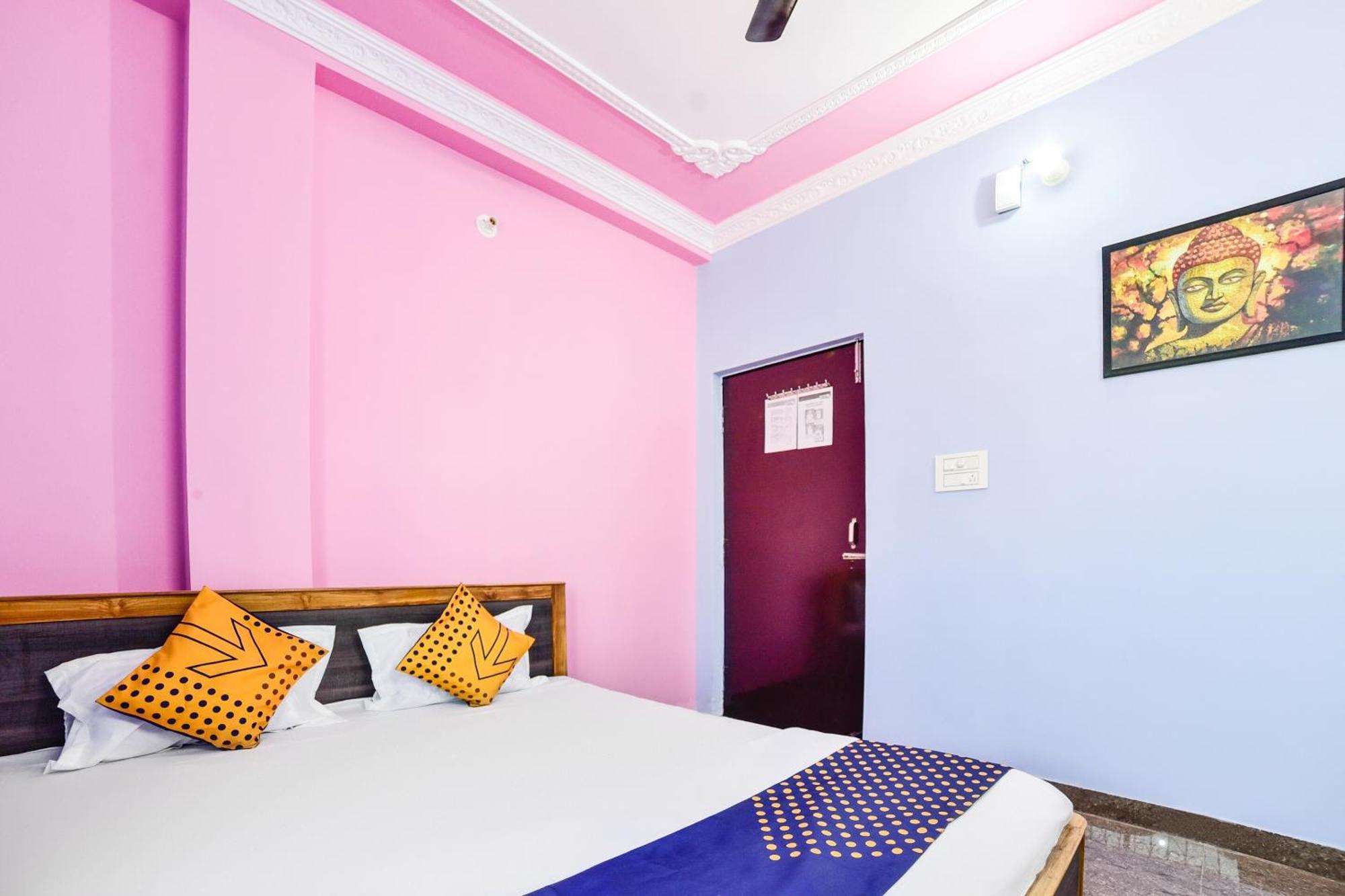 פאטנה Spot On Devlok Guest House מראה חיצוני תמונה